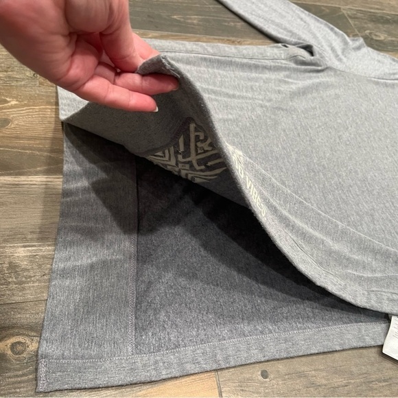 Life is good Spread good Vibes split sides long sleeve shirt Women size Small - Picture 4 of 9